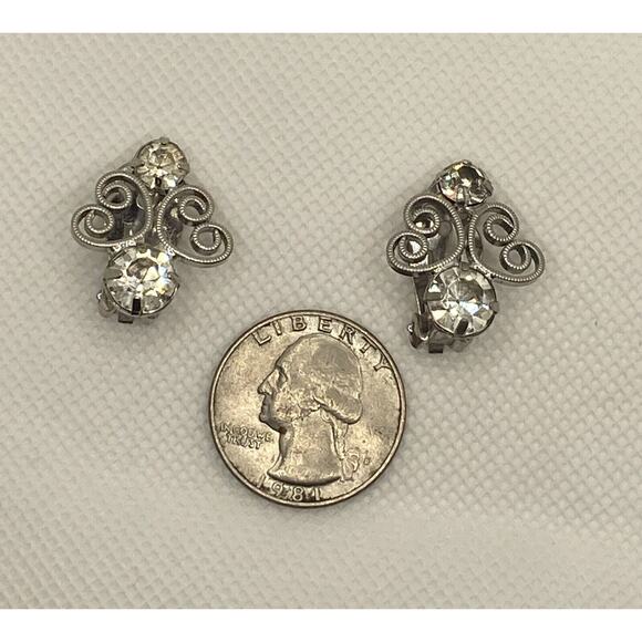 Vintage Silver Tone & Rhinestone Textured Open Heart Clip On Earrings Costume - Picture 6 of 6